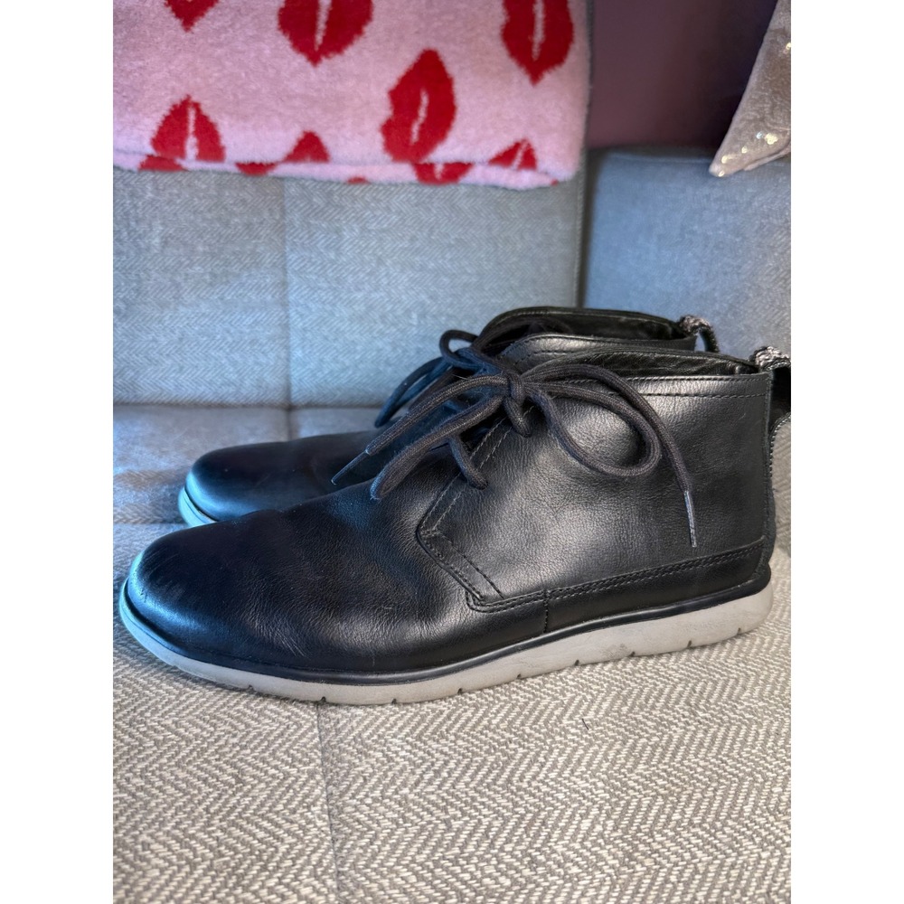 UGG Freamon Black Leather Chukka Boots Mens 8 1013234 EnerG Comfort Treadlite